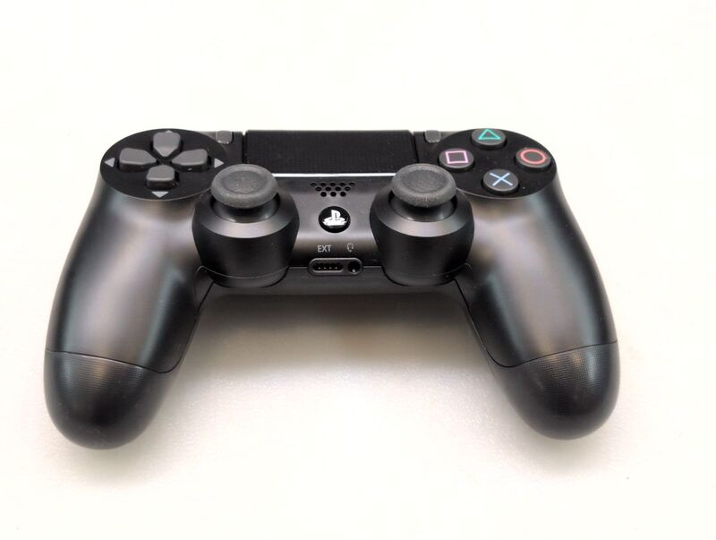 Sony Dualshock 4 Wireless Gamepad schwarz für PlayStation 4 mit Touchpad - 0711719870050