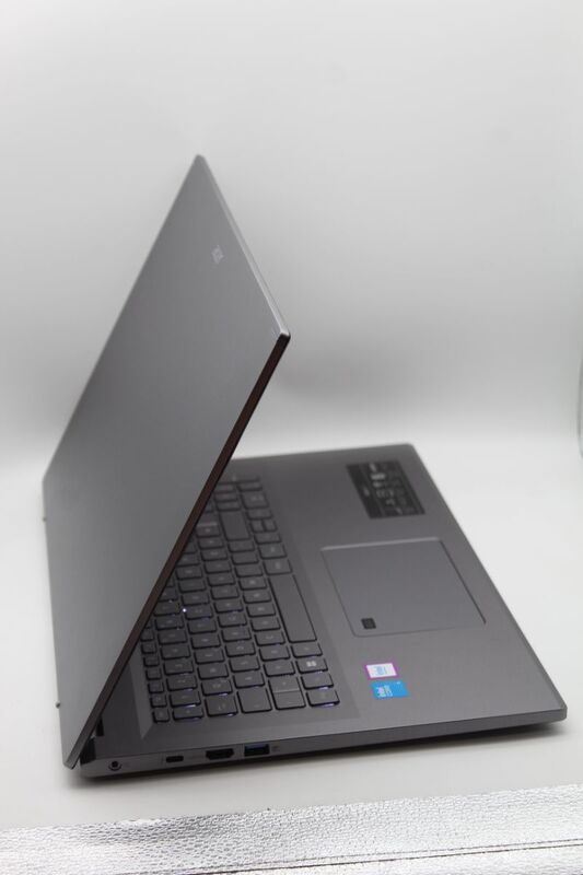 Acer Aspire 17 Notebook Laptop Core5 16GB 512GB Linux Stahlgrau - 4711474322913