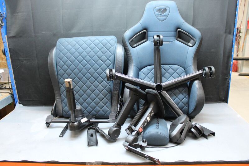 Cougar Gamingstuhl Defensor S Navy gepolstert Stuhl 150kg ergonomisch Navy - 4711649770051
