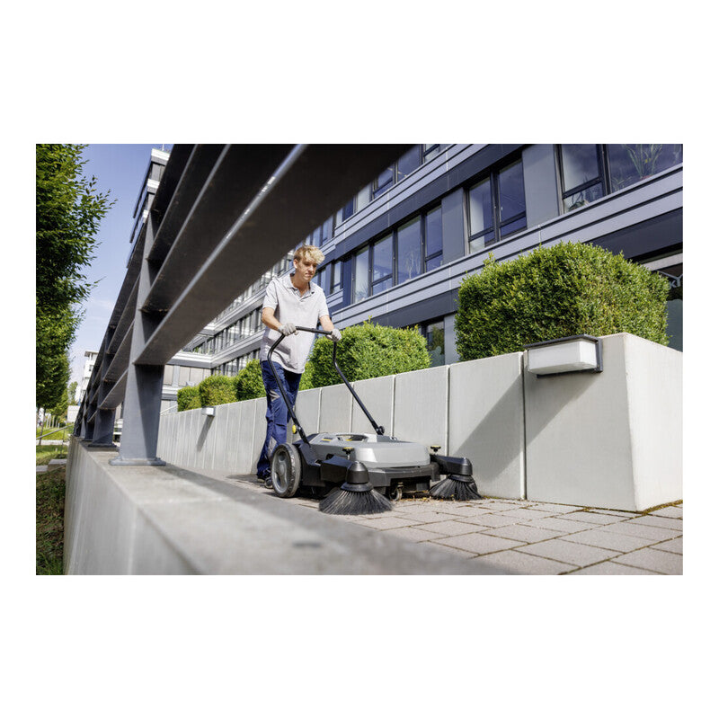 Kärcher Kehrmaschine KM 70/20 C Handkehrmaschine manuell 2800m²/h anthrazit 45l - 4054278809403