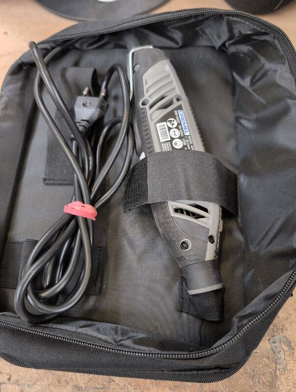 Dremel Multifunktionswerkzeug 4250 mit 35 Zubehörteilen und variabler Drehzahl - 8710364082575