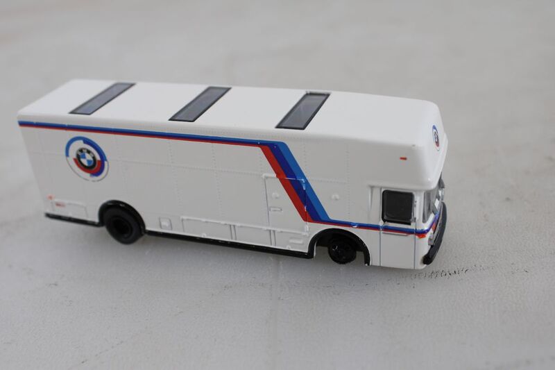 Schuco LKW Modell Mercedes Benz Renntransporter BMW H0 Fertigmodell Sammler - 4007864064878