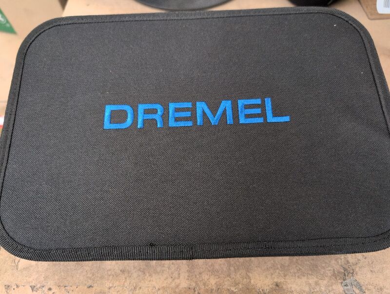 Dremel Multifunktionswerkzeug 4250 mit 35 Zubehörteilen und variabler Drehzahl - 8710364082575