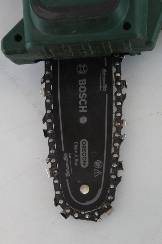 Bosch Akku-Kettensäge EasyChain 18V-15-7 Handkettensäge Astschneider 150mm - 4059952640532