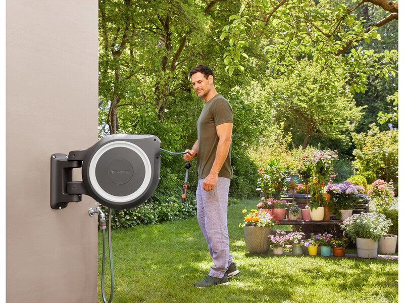 Gardena Wand-Schlauchbox RollUp M/L 25m Gartenschlauch mit Reinigungsspritze 79m - 4066407032460