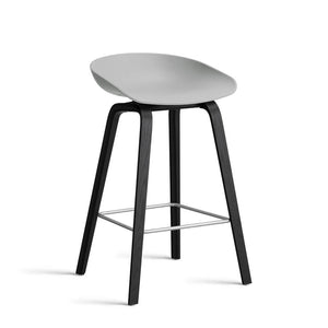 B-Ware HAY About A Stool AAS 32 Hocker Barhocker schwarz / Betongrau Sitzhöhe 65 cm