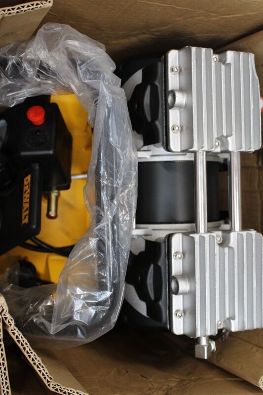 DeWalt Druckluft-Kompressor DXCMS2550VE 50l 10bar 260l/min schwarz kompakt - 8016738833973