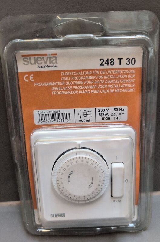 Suevia Unterputz-Zeitschaltuhr analog Tagesprogramm 1200W IP20 Innenbereich - 4000962103913