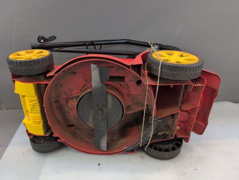 WOLF-Garten Rasenmäher Mäher Elektro A 400 E 1800W Mulchfunktion 40cm für 450m² - 4008423861174