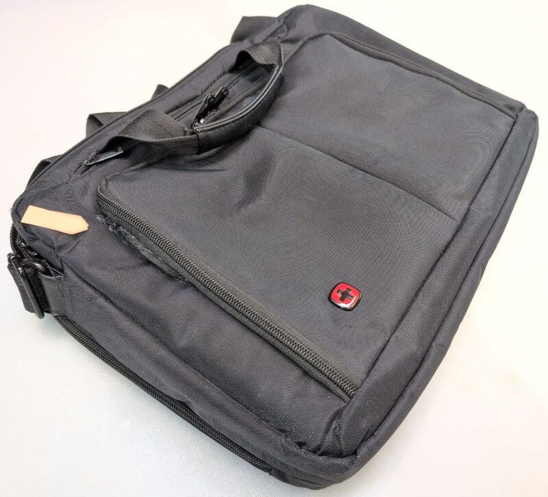 Wenger Notebook Tasche Source Messenger für 40,6 cm (16") schwarz mit Tragegurt - 7613329014400