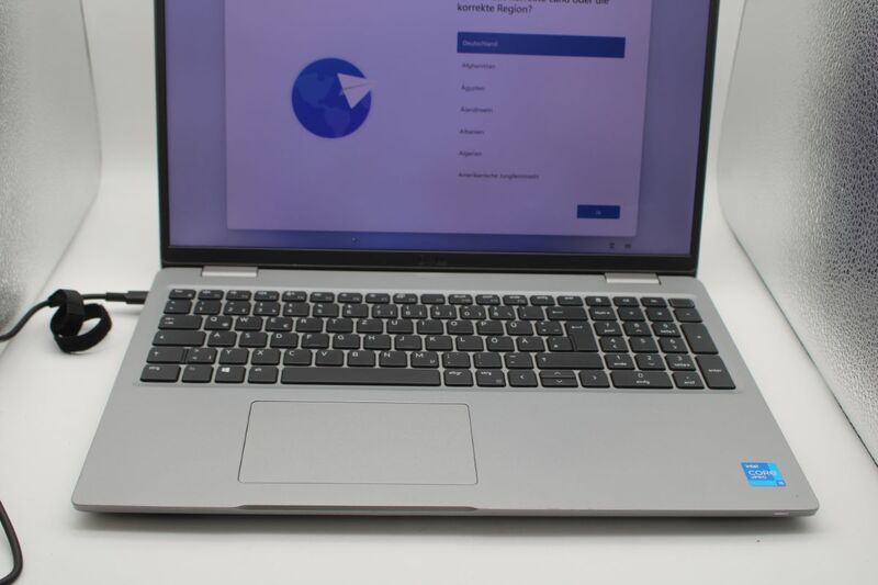 Dell Notebook Laptop Latitude 5520 FHD Touchscreen Windows 11 Pro 32GB RAM 512GB - 4251538818353