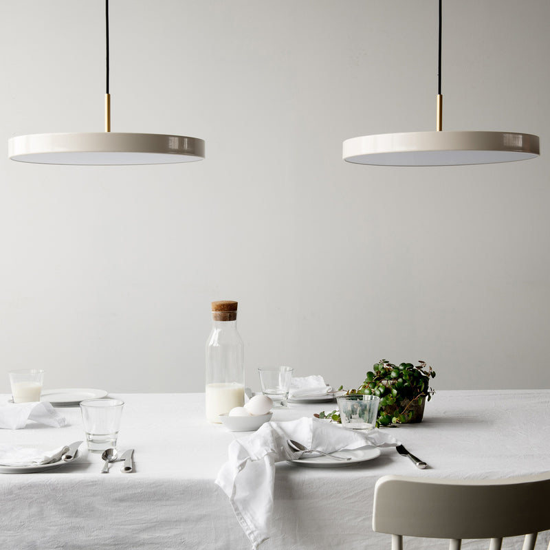UMAGE Pendelleuchte Hängeleuchte Asteria Medium LED dimmbar creme messing Ø 43cm - 5710302021706