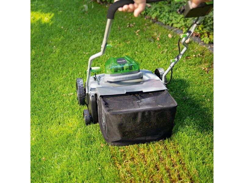 LUX-TOOLS Vertikutierer A-VL-2x20/36 480W Rasenpflege 30l Fangvolumen - 4007876480215