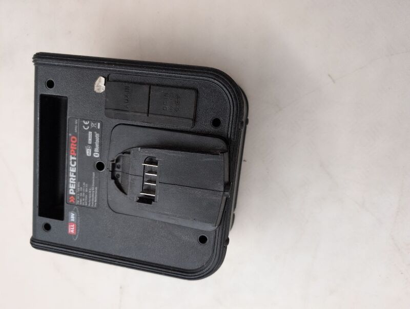 PerfectPro DPR2-18V DAB+ Baustellenradio 4W spritzwassergeschützt schwarz - 8719689465537
