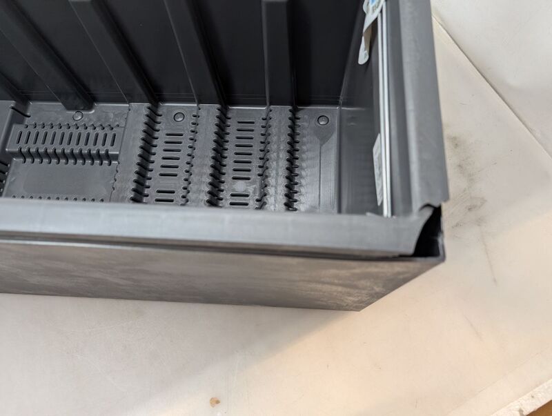 Deroma Pflanzkasten Hochbeet Millennium 39x99,3cm Anthrazit mit 8 Rädern - 0191942097446