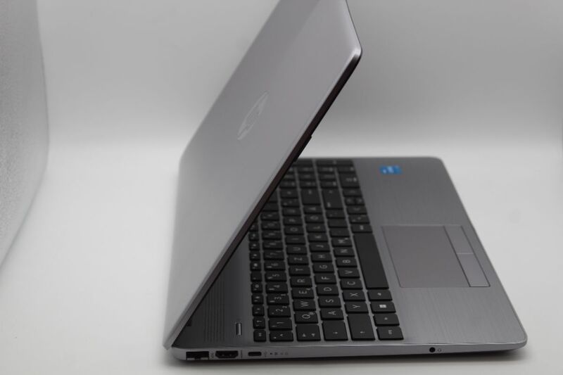 HP Notebook Core i3 12. Generation 8GB RAM 512GB SSD Multimedia Laptop Silber - 0197498363745