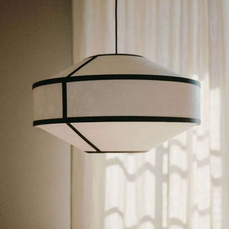 New Works Hängeleuchte Kite LED Pendelleuchte 3-flg dimmbar schwarz weiß Ø55cm - 5712826231104