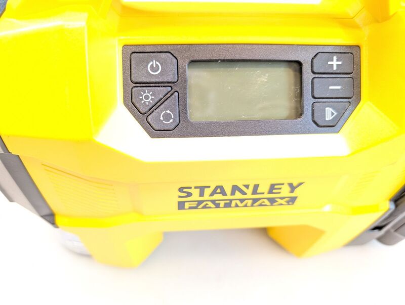 Stanley Akku-Kompressor 10 Bar 12 V Adapter Digitales Display Luftpumpe 2.95kg - 4064161391083