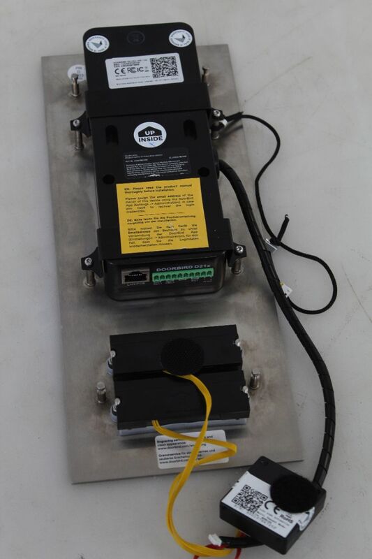DoorBird D2102V IP-Video-Türsprechanlage Edelstahl V2A mit Bildspeicher 720p - 4260423870666