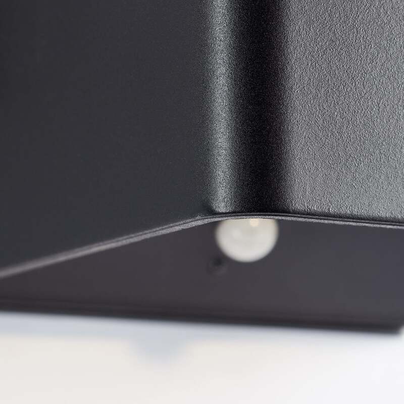 Brilliant Außenwandleuchte LED Iseo schwarz mit Bewegungsmelder 10cm IP44 3000K - 4004353435577