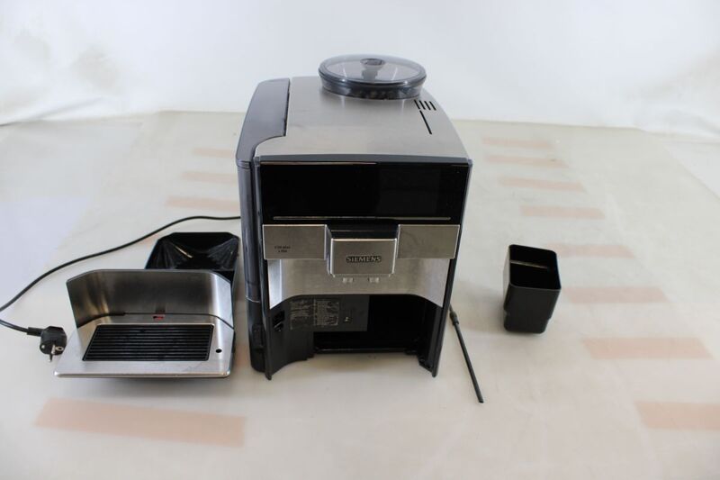 Siemens Hausgeräte Kaffeevollautomat EQ 6 plus S700 Edelstahl 300g 1,7l 1500W - 4242003858851