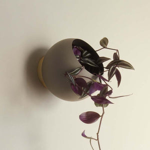 B-Ware AYTM Wandblumentopf Globe Ø17cm grau-braun Aluminium Edelstahl für Innen Außen