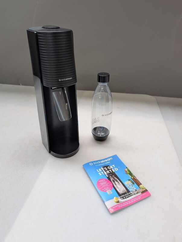 Sodastream Wassersprudler Terra schwarz Sprudler Getränkesystem mit CO2-Zylinder - 7290113763784