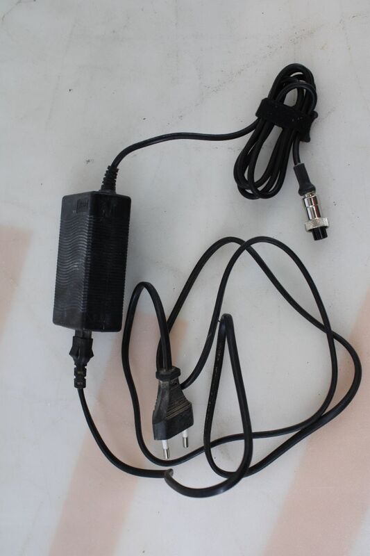 STIER Akku-Baustrahler 360° 3500 Lumen LED Baustrahler mit Stativ 120 cm 36 W - 4251709614906