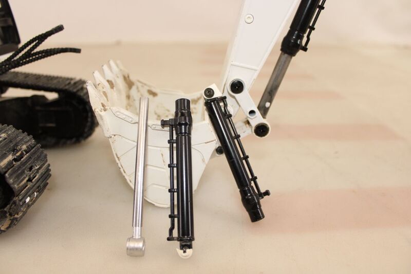 Amewi RC Funktionsmodell Bagger Vollmetall 1:14 Elektro Modellbau inkl. Akku - 4260631422473