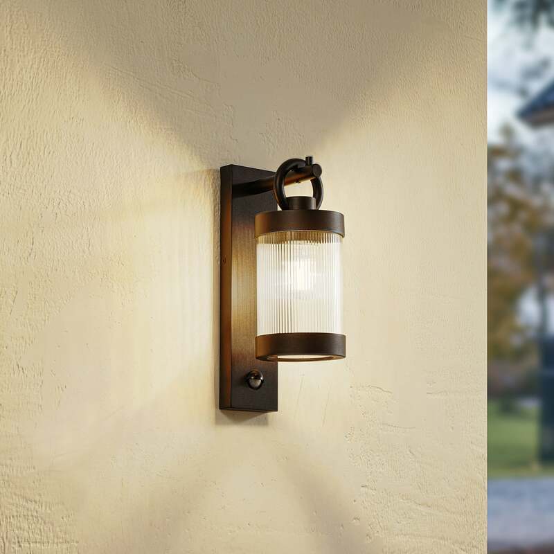 Lindby Außenwandleuchte Yrene LED Gartenlampe mit Sensor schwarz 20cm IP44 - 4251911798098
