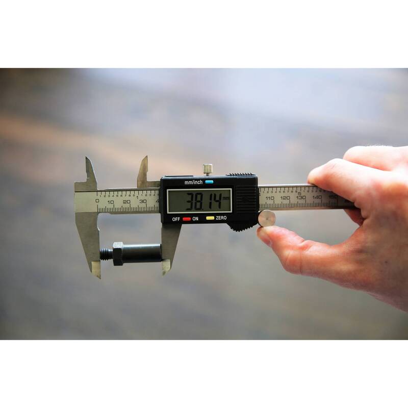 Brilliant Tools Digitaler Messschieber 150mm Präzisionsmessgerät Messwerkzeug - 4042146778456