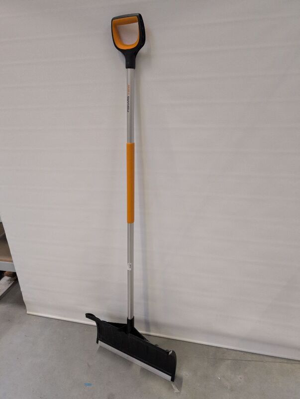 Fiskars Schneeschieber X-series Aluminium Schneeschaufel SoftGrip D-Form - 6411501410283