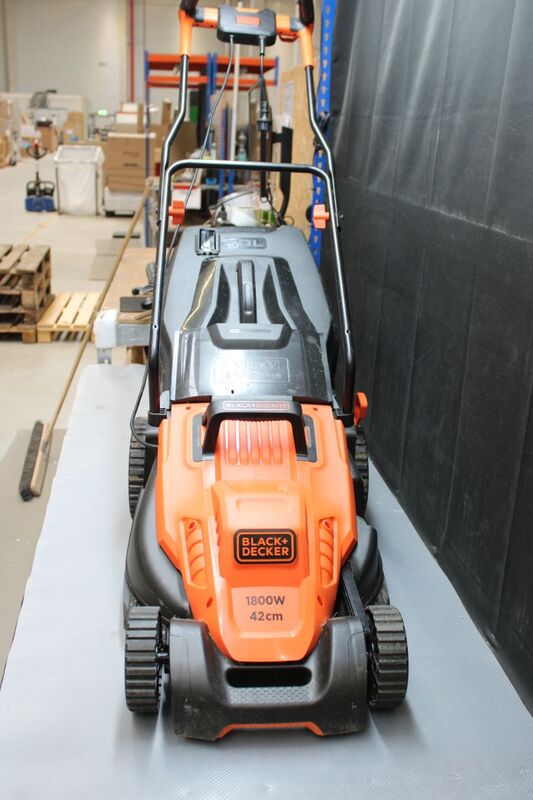 Black & Decker Elektro-Rasenmäher Mäher 1800W 42cm Handrasenmäher 50l - 5035048682838