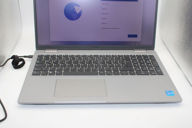 Dell Notebook Laptop Latitude 5520 FHD Touchscreen Windows 11 Pro 32GB RAM 512GB - 4251538818353