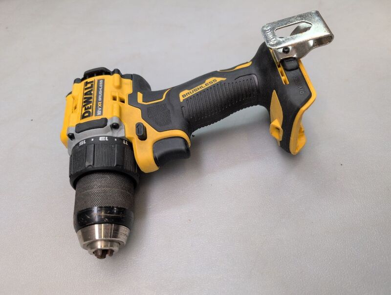 DEWALT DCD794NT-XJ Akku-Bohrschrauber 18V 74Nm ohne Akku ohne Ladegerät - 5054905325084