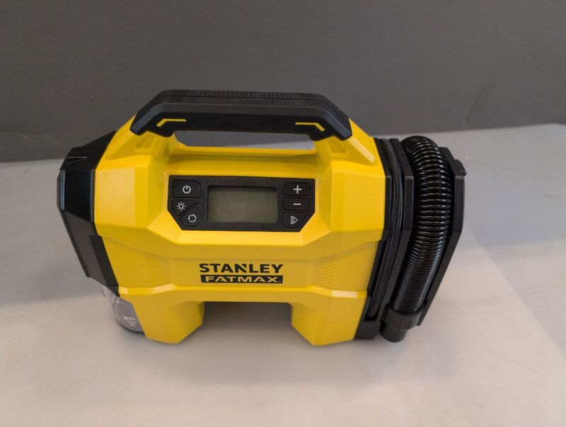 Stanley Akku-Kompressor 10 Bar 12 V Adapter Digitales Display Luftpumpe 2.95kg - 4064161391083