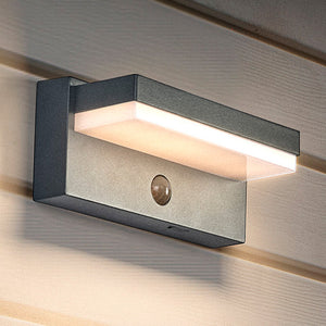 B-Ware OSRAM Wandleuchte LED Außen dunkelgrau Solar USB robust PIR Sensor IP54 3000K