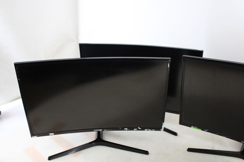 4x Samsung 27 Zoll Curved Monitore C27F398FWR / C27F396FHU – Set - 1
