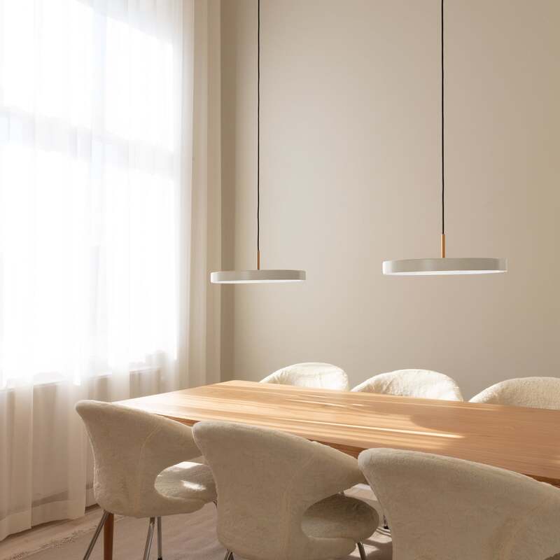 UMAGE Pendelleuchte Hängeleuchte Asteria Medium LED dimmbar creme messing Ø 43cm - 5710302021706