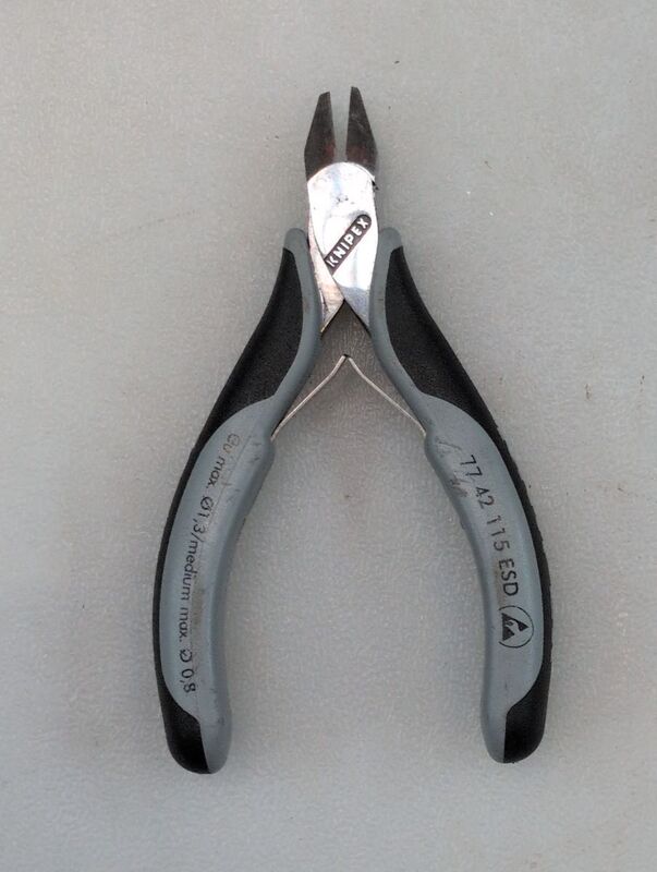Knipex Seitenschneider ESD 115mm Präzisionswerkzeug Elektronik schwarz/grau 78g - 4003773031901