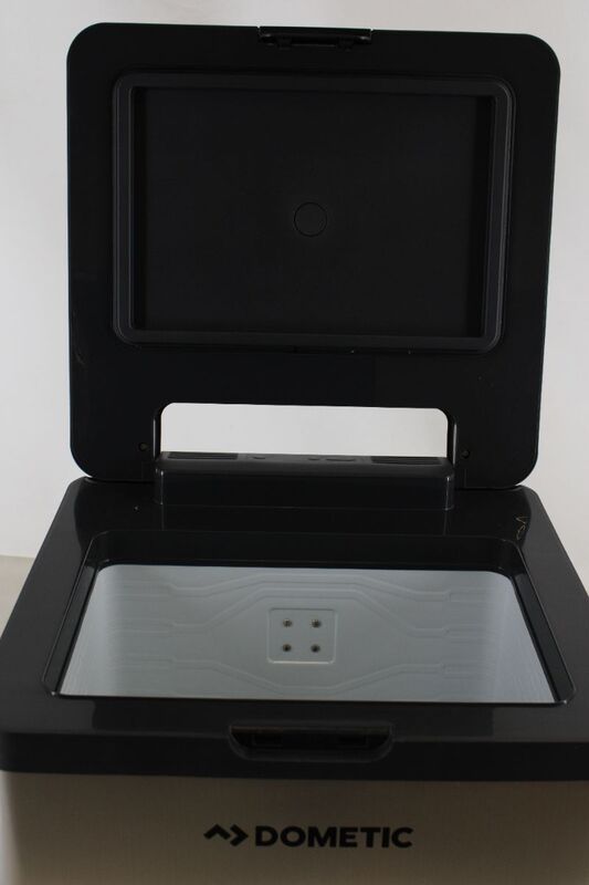 Dometic CK2 45 Hybrid Kühlbox 43L tragbar schwarz/silber für Camping und Zuhause - 6975399590460