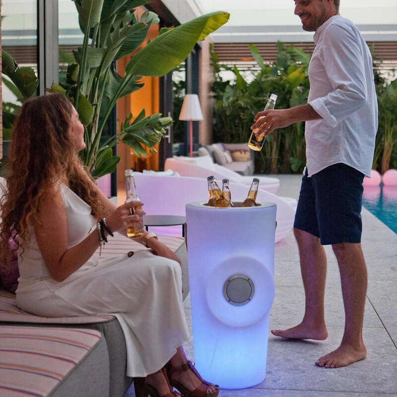 Newgarden Flaschenkühler Woody mit Lautsprecher LED Kühlgerät Garten weiß 70cm - 8436558747357