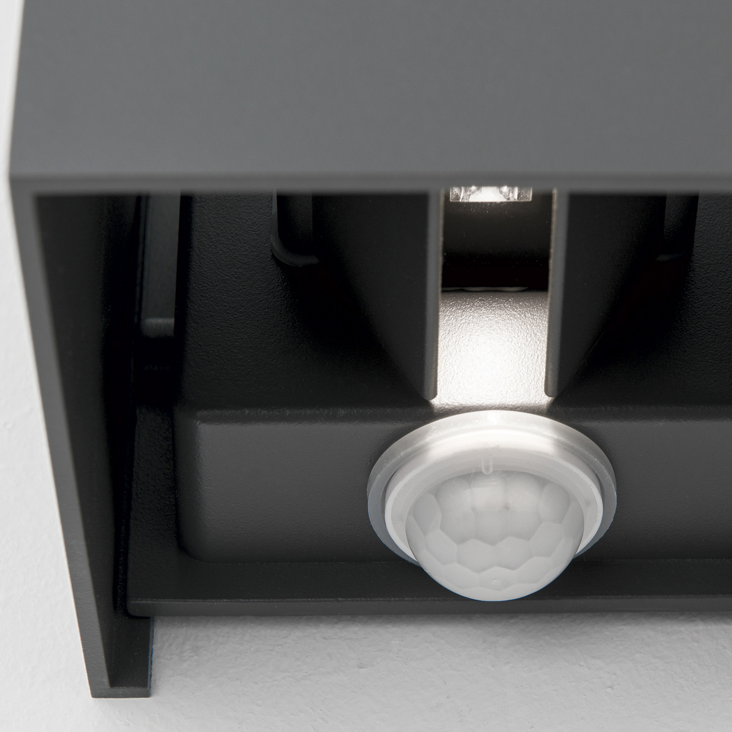 Applique murale extérieure Orion LED Cube S, anthracite, métal, avec capteur, produit d'occasion.