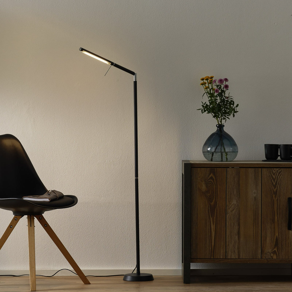 Trio Lighting LED-Leseleuchte Filigran Standleuchte Stehlampe mit Sensordimmer - 4017807382525