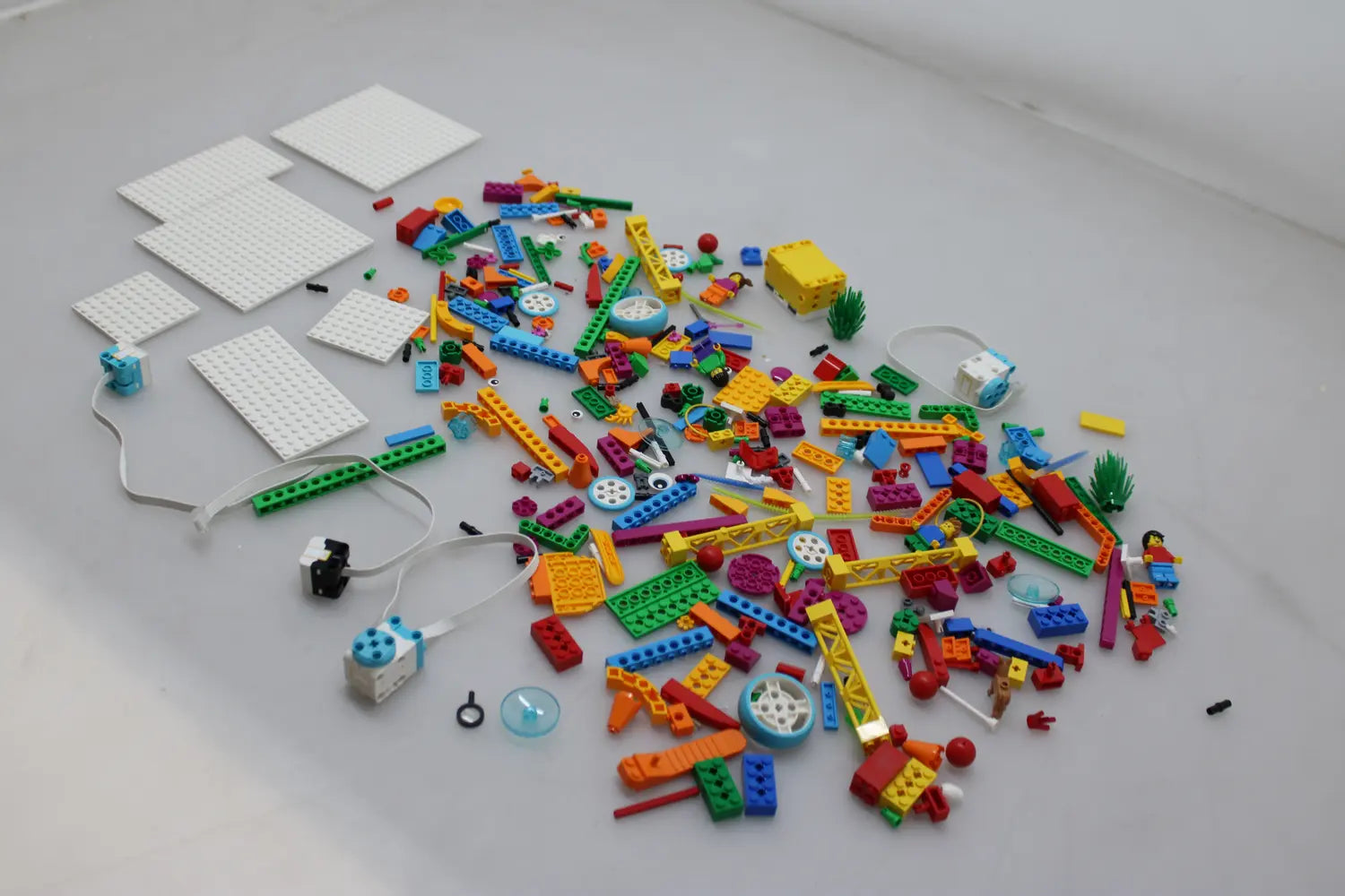 D-Ware Lego Education Spike Essential Set Basis Set Legoset Bausteine Defektware - 5702016677591