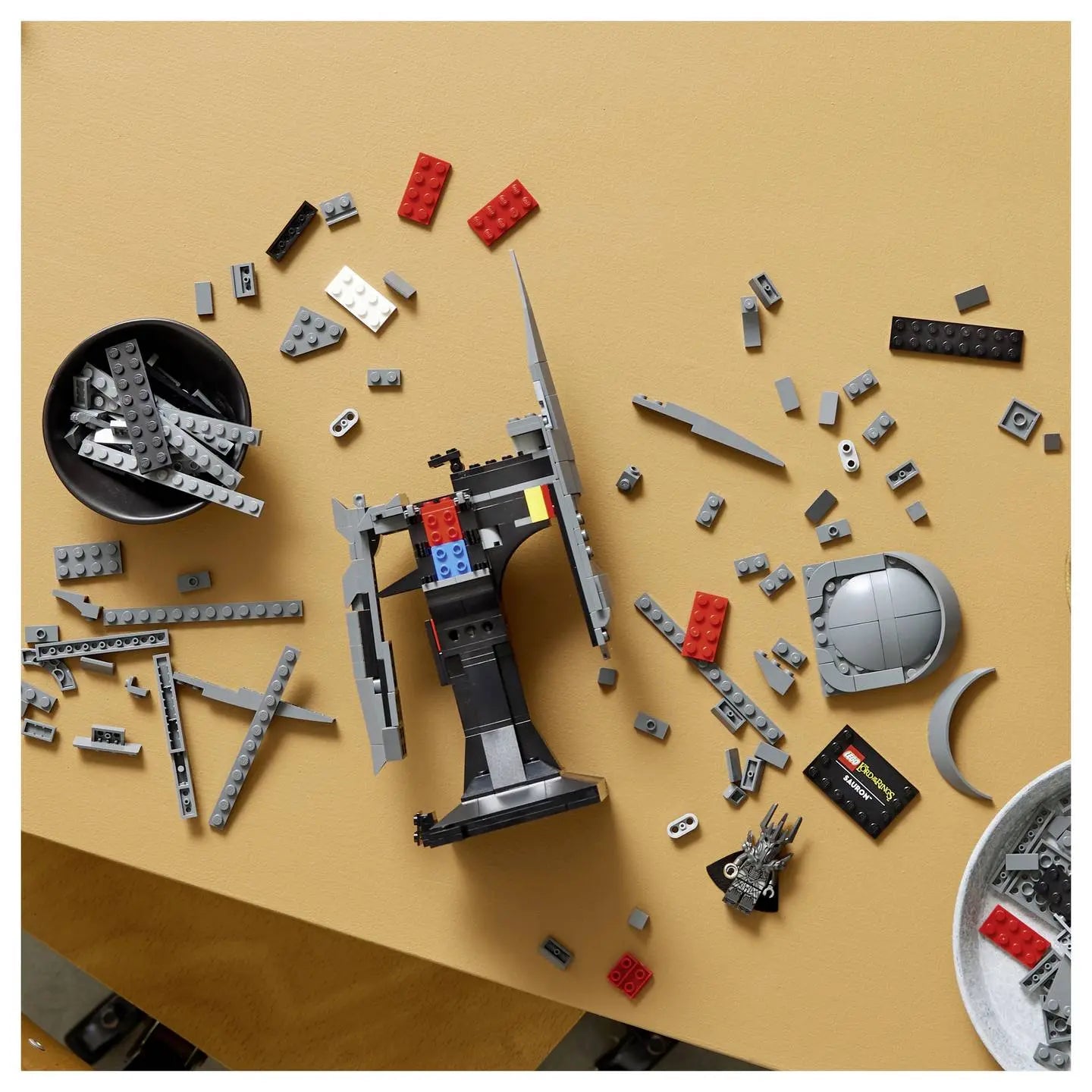 B-Ware Lego Icons Helm Maske Sauron Herr Der Ringe Modellbauset Ständer Minifigur 11373 - 5702018063576