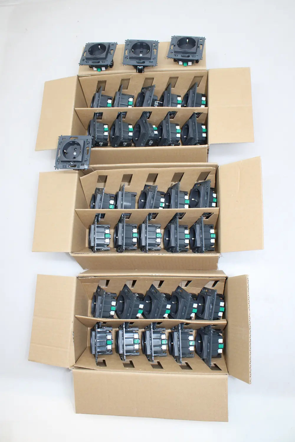 B-Ware Legrand L4141 Ma B Ticino Steckdose Anschlussdose Stromversorgung Schuko Schwarz - 8005543445303