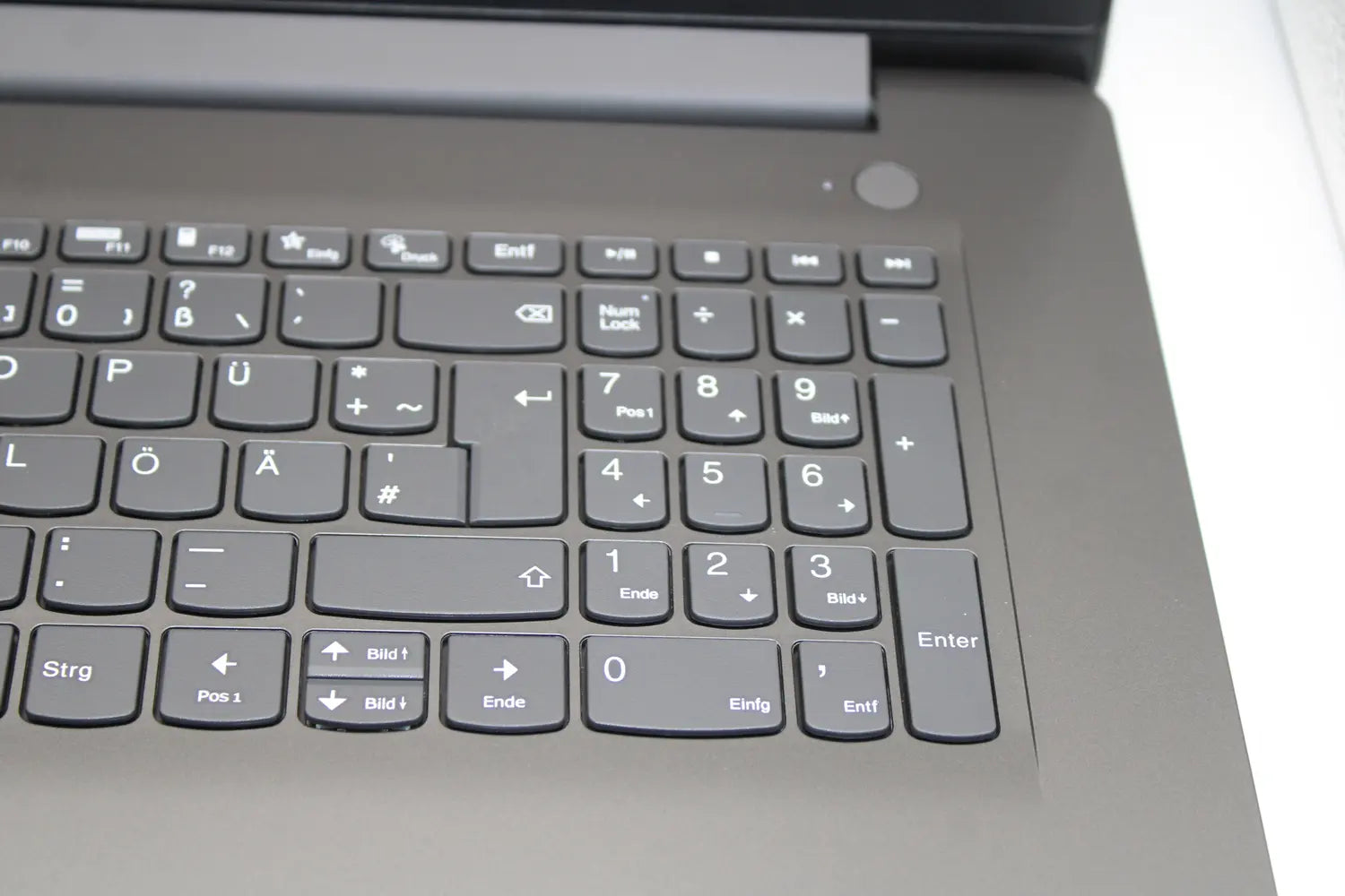 C-Ware Lenovo Notebook V17 Iru 43.9 Cm 17.3 Zoll Full Hd Laptop 8 Gb Ram Siehe Text/Foto - 196804063430