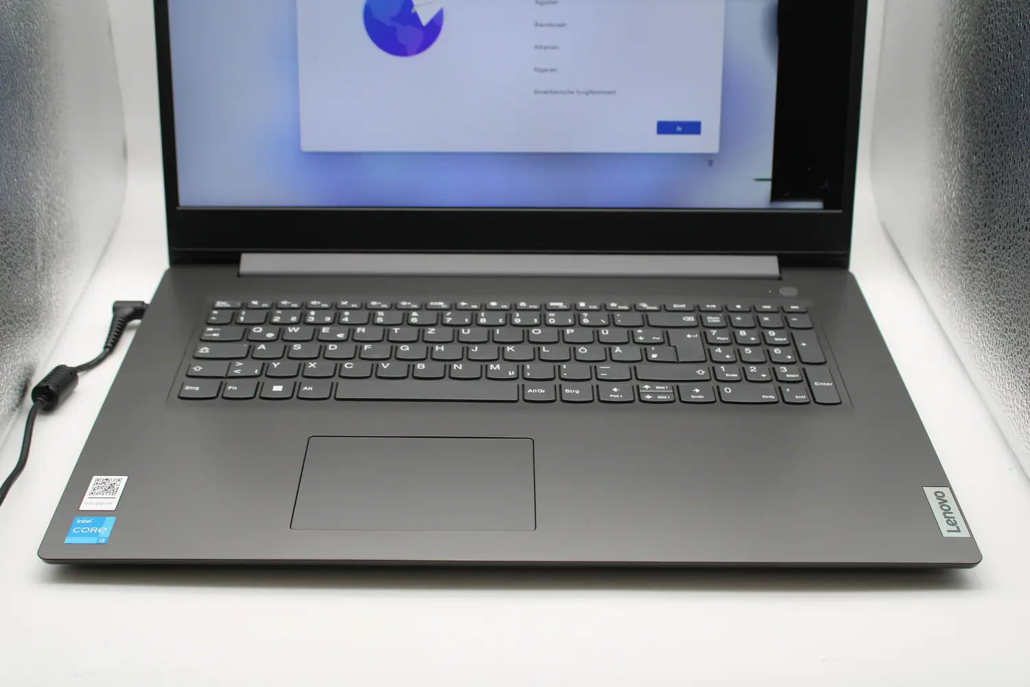 C-Ware Lenovo Notebook V17 Iru 43.9 Cm 17.3 Zoll Full Hd Laptop 8 Gb Ram Siehe Text/Foto - 196804063430