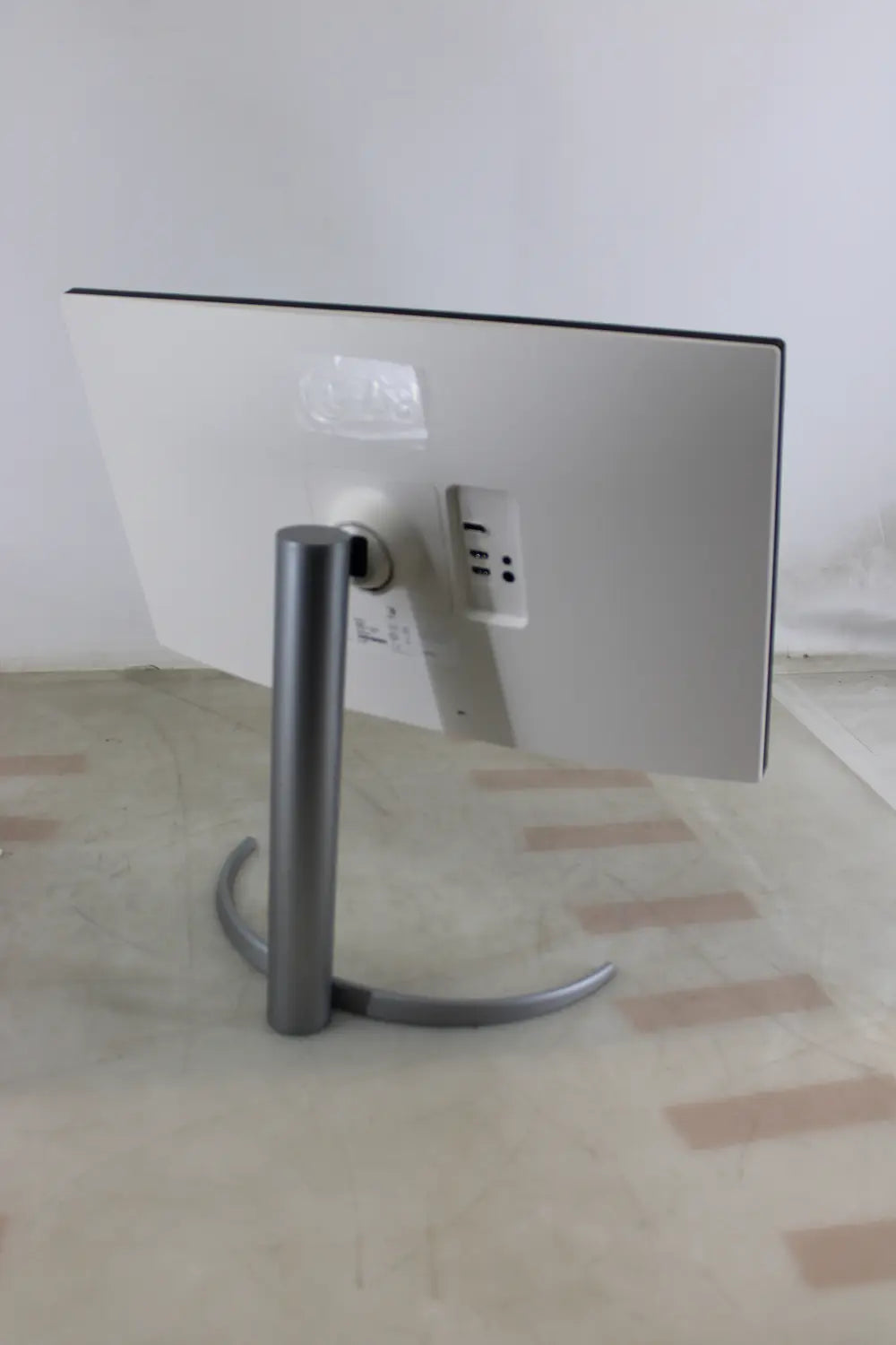 D-Ware Lg Monitor 27 Zoll Ultra Fine Arbeitsplatz Display Hdmi Display Port Defektware - 8806096366660